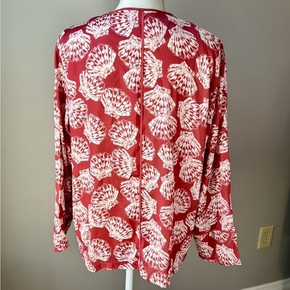 NWT Summersalt Cloud 9 Satin PJ top Long Sleeves Burgundy Seashell Print Medium - Picture 3 of 14